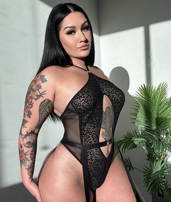Roxanne Roselle
